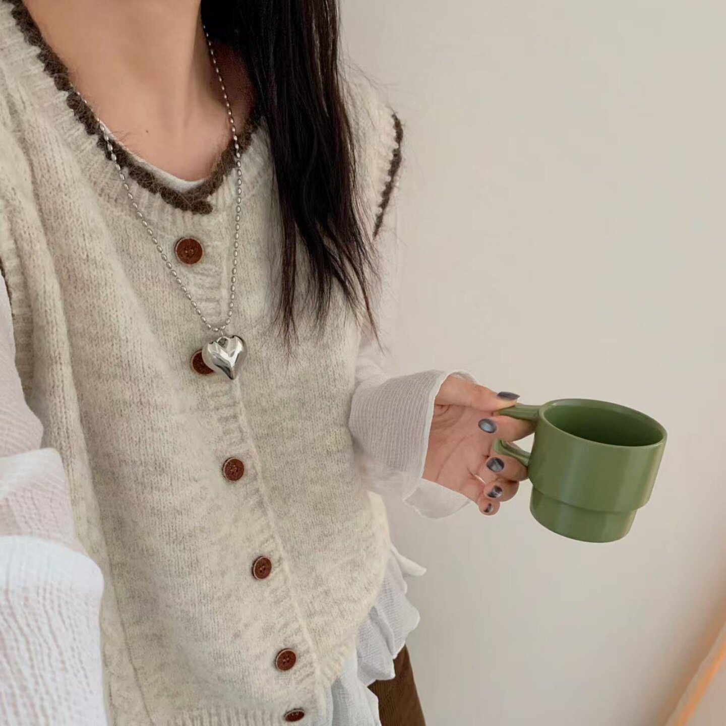 新款春秋圆领麻花撞色宽松针织马甲叠穿2026短款女装无袖背心外搭