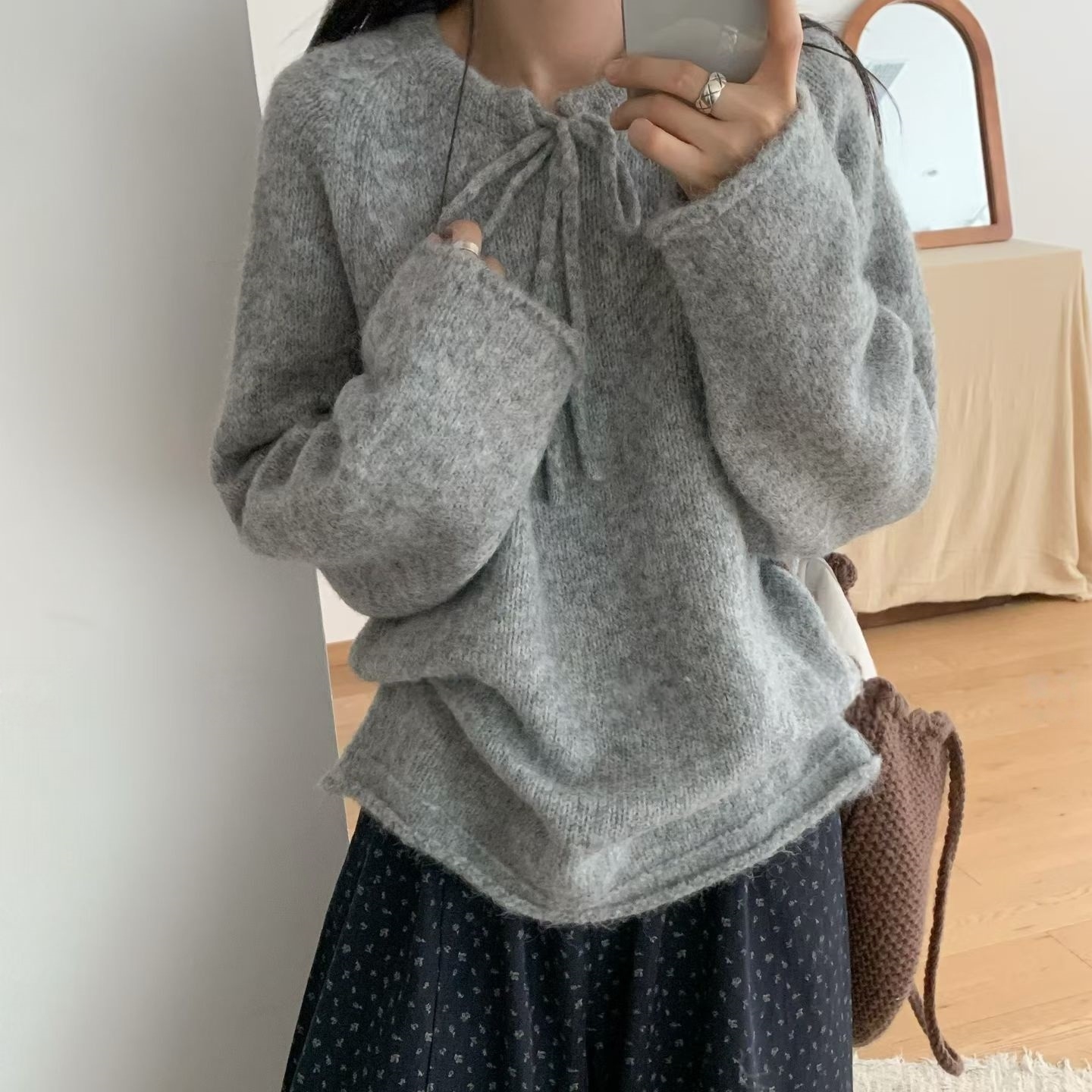 秋冬新款2025针织衫抽绳系带圆领内搭上衣女宽松套头短款毛衣外穿