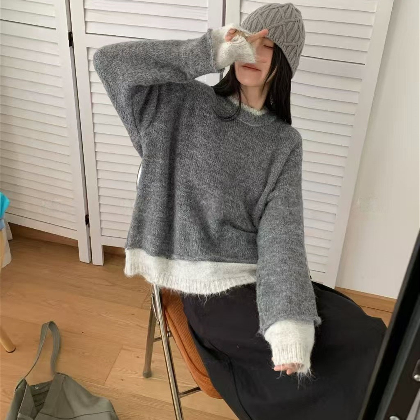 秋冬新款2025针织衫短款撞色内搭上衣圆领女宽松套头韩系毛衣外穿