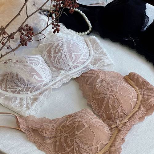 法式蕾丝小胸聚拢无钢圈文胸套装