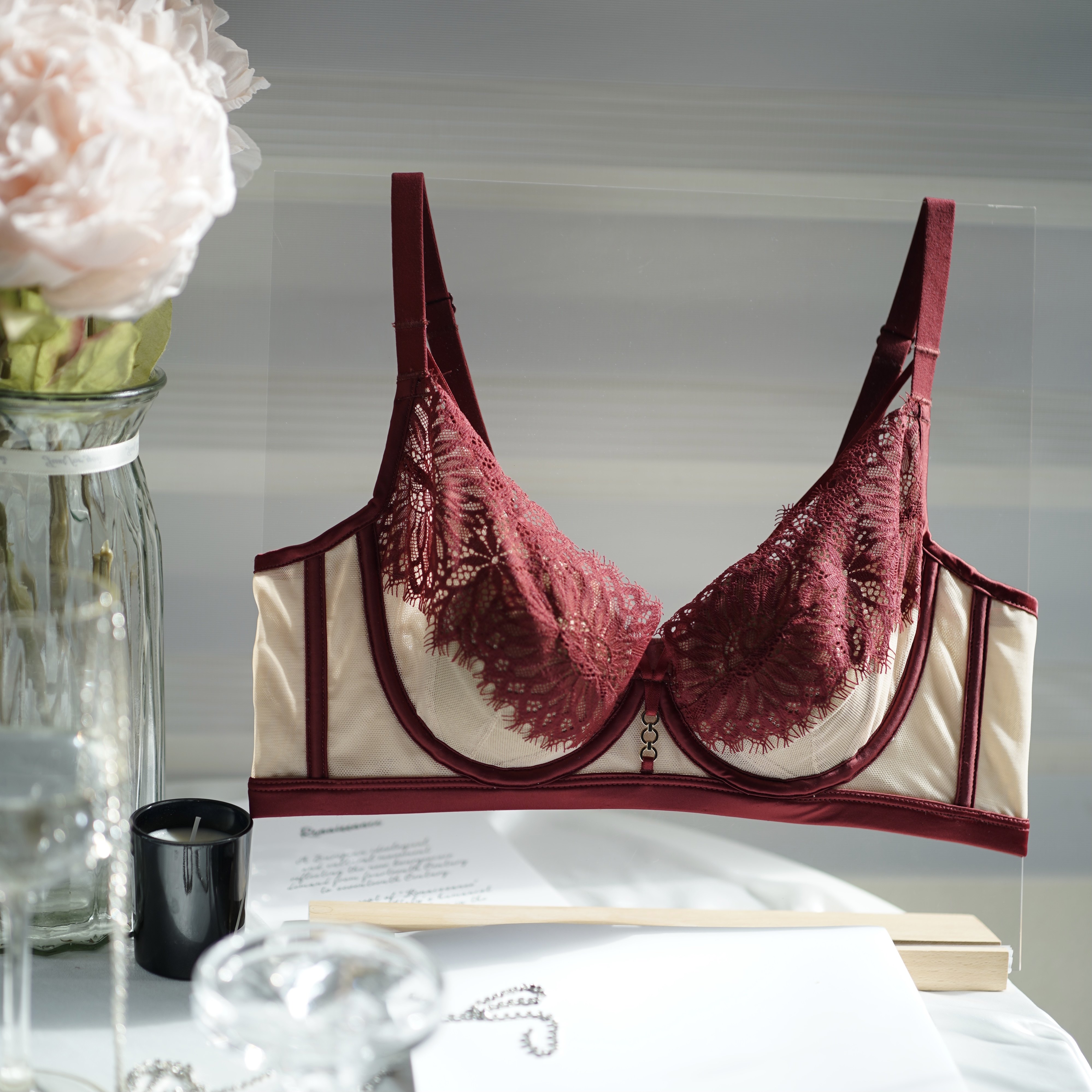 超薄款水晶杯内衣法式蕾丝性感交叉带大胸显小上托软钢圈文胸套装