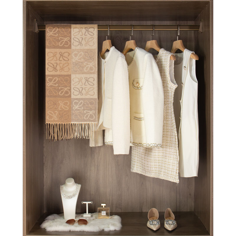 轻奢风秋冬衣帽间软装饰品摆件