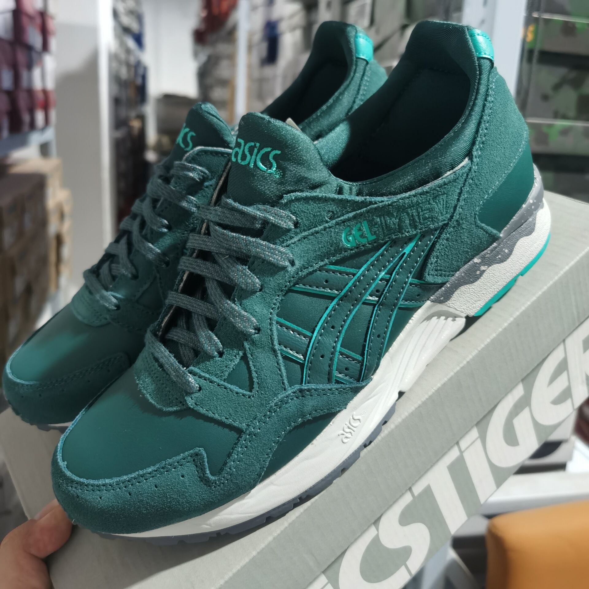 亚瑟士/Asics Gel Lyte V 1193A310-301皮面男女复古休闲慢跑鞋-封面