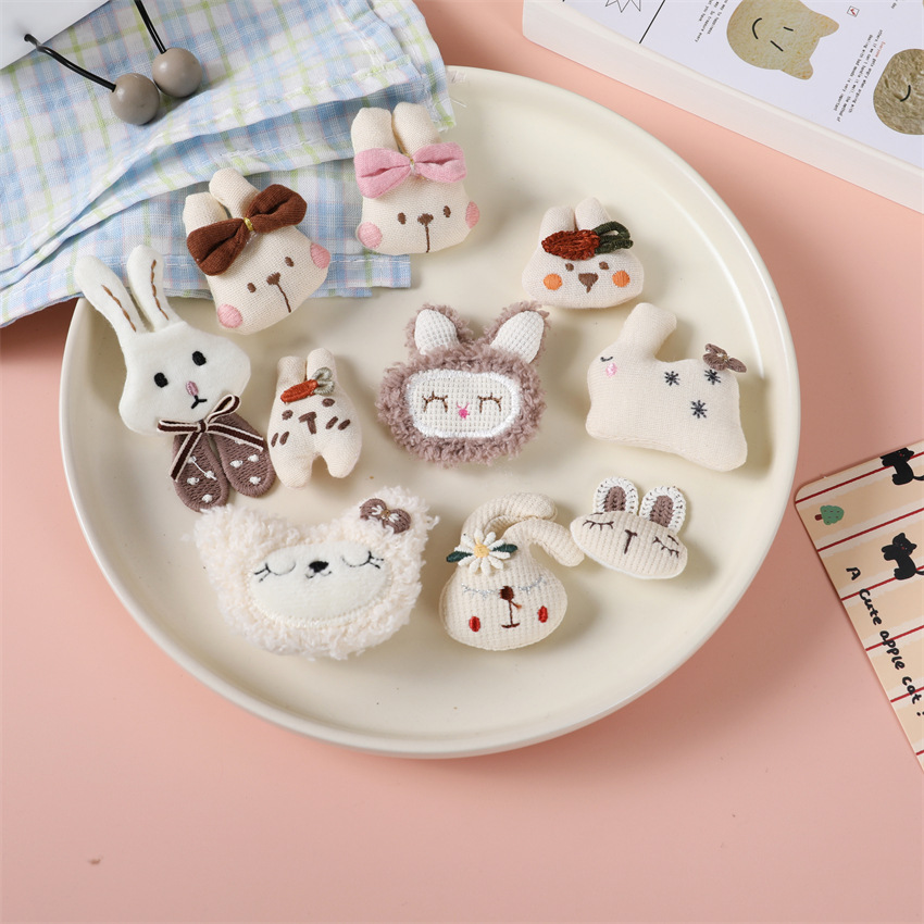 卡通布艺小羊小兔子辅料配件diy胸针发饰材料服装打底裤布贴
