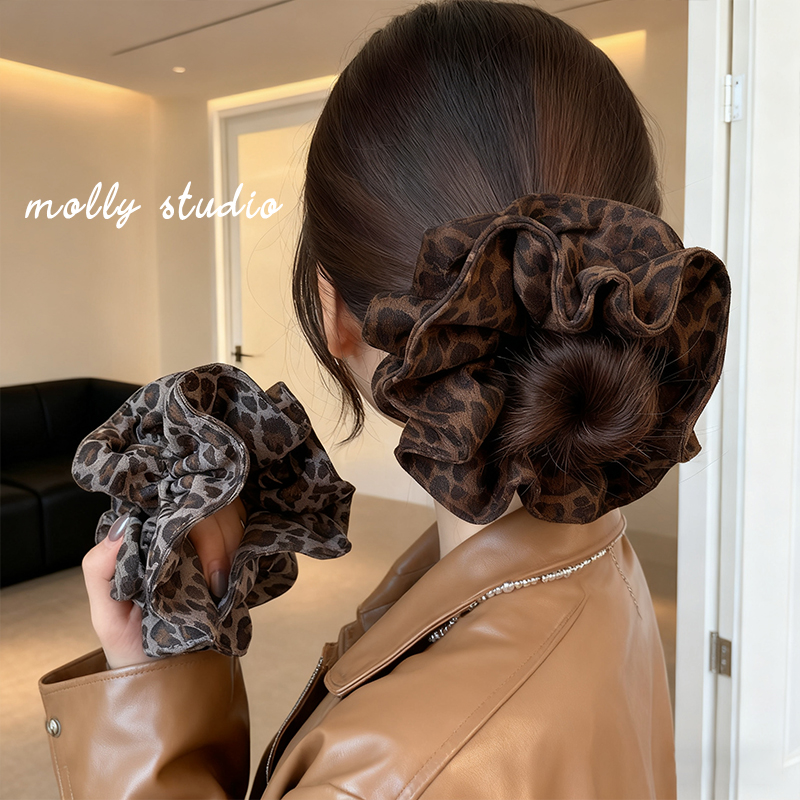 美拉德系麂皮绒豹纹双层发圈