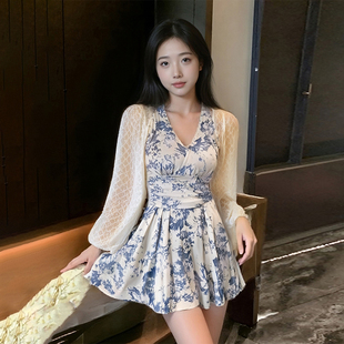 遮肉显瘦水墨蓝设计感度假泳装 连体泳衣女碎花裙式 夏季 2025新款