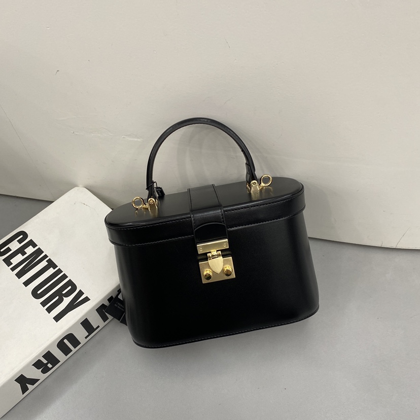 头层牛皮新款女包时尚百搭单肩斜挎包手提盒子包马鞍包化妆包2012