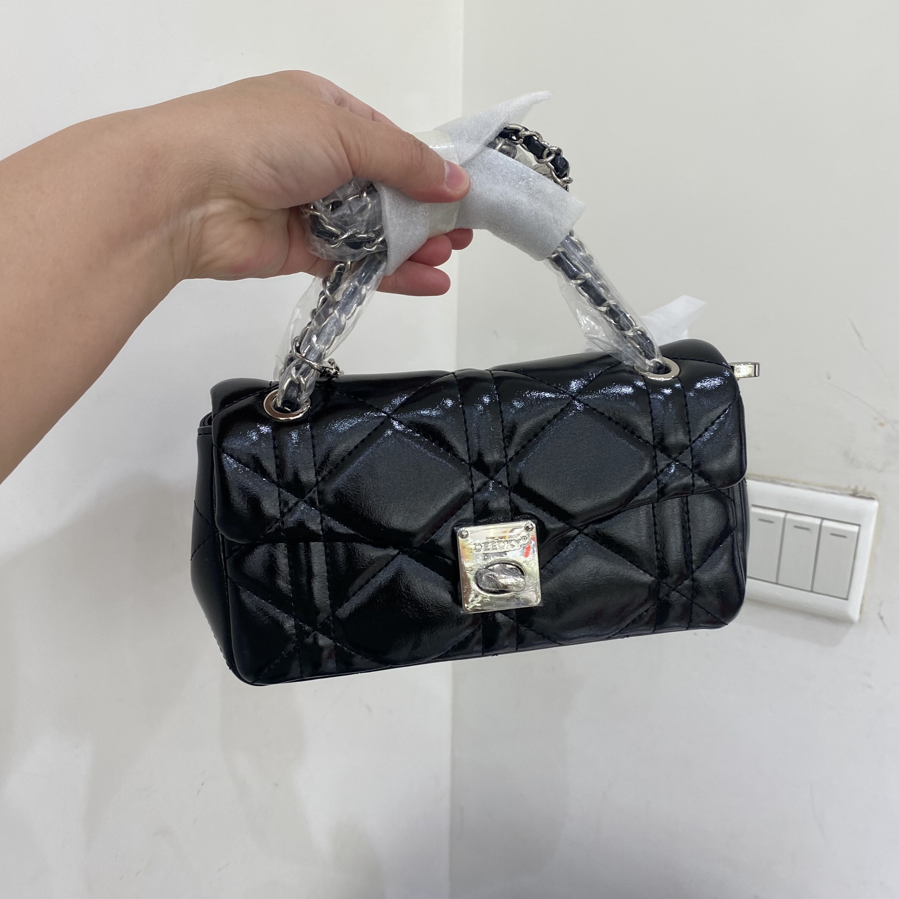 菱格链条包2026新款春夏女包时尚包单肩包腋下包锁扣小方包85070