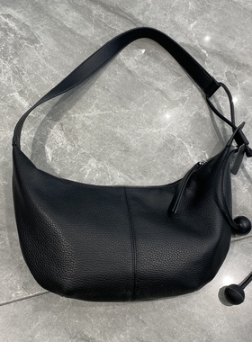 斜挎牛角包女士2025新款女包质感小众饺子包百搭通勤单肩包6898-1