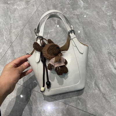 油腊皮新款女包手提包水桶包单肩包托特包斜挎包锁扣腋下包7963