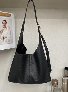 秋冬新款女包时尚托特包水桶包简约休闲腋下单肩包子母包女13395