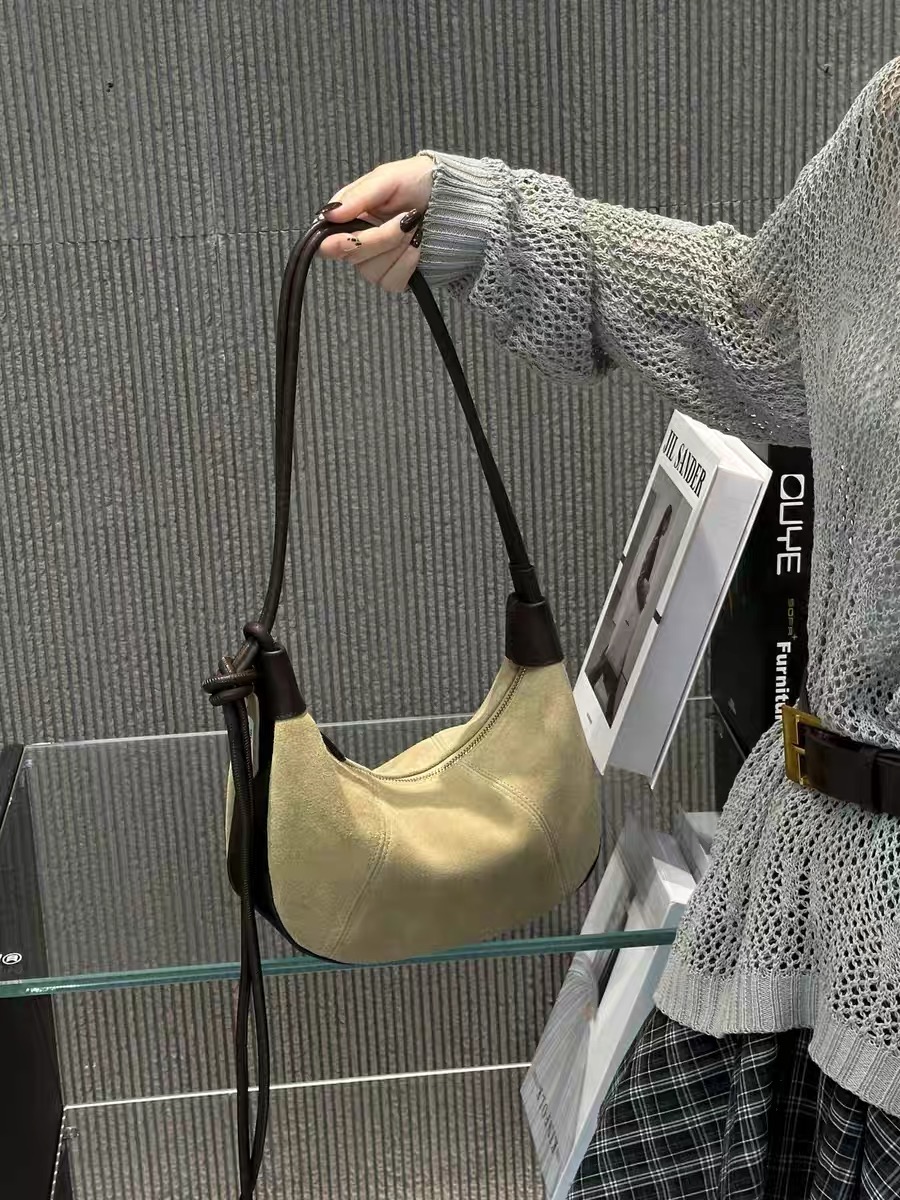 休闲柔软牛皮斜挎包2025新款真皮磨砂皮腋下包百搭月牙饺子单肩包