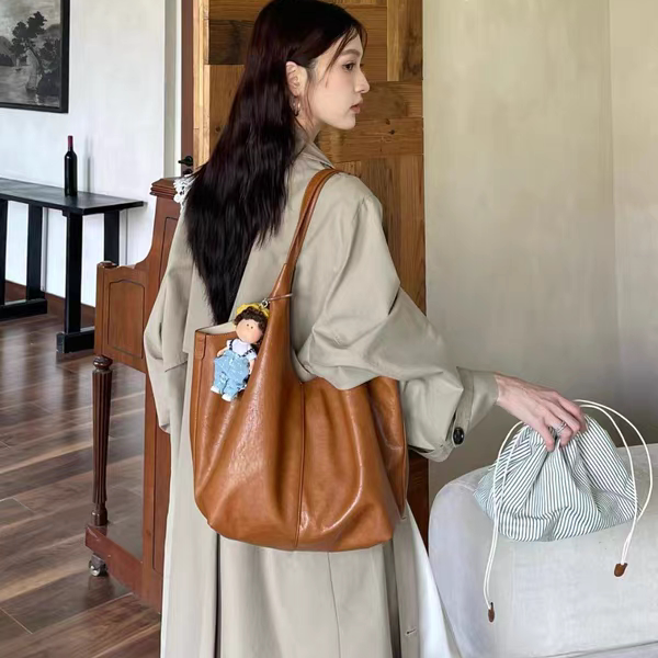 油腊皮新款大包女包时尚百搭单肩包手提包腋下包水桶包托特包9279