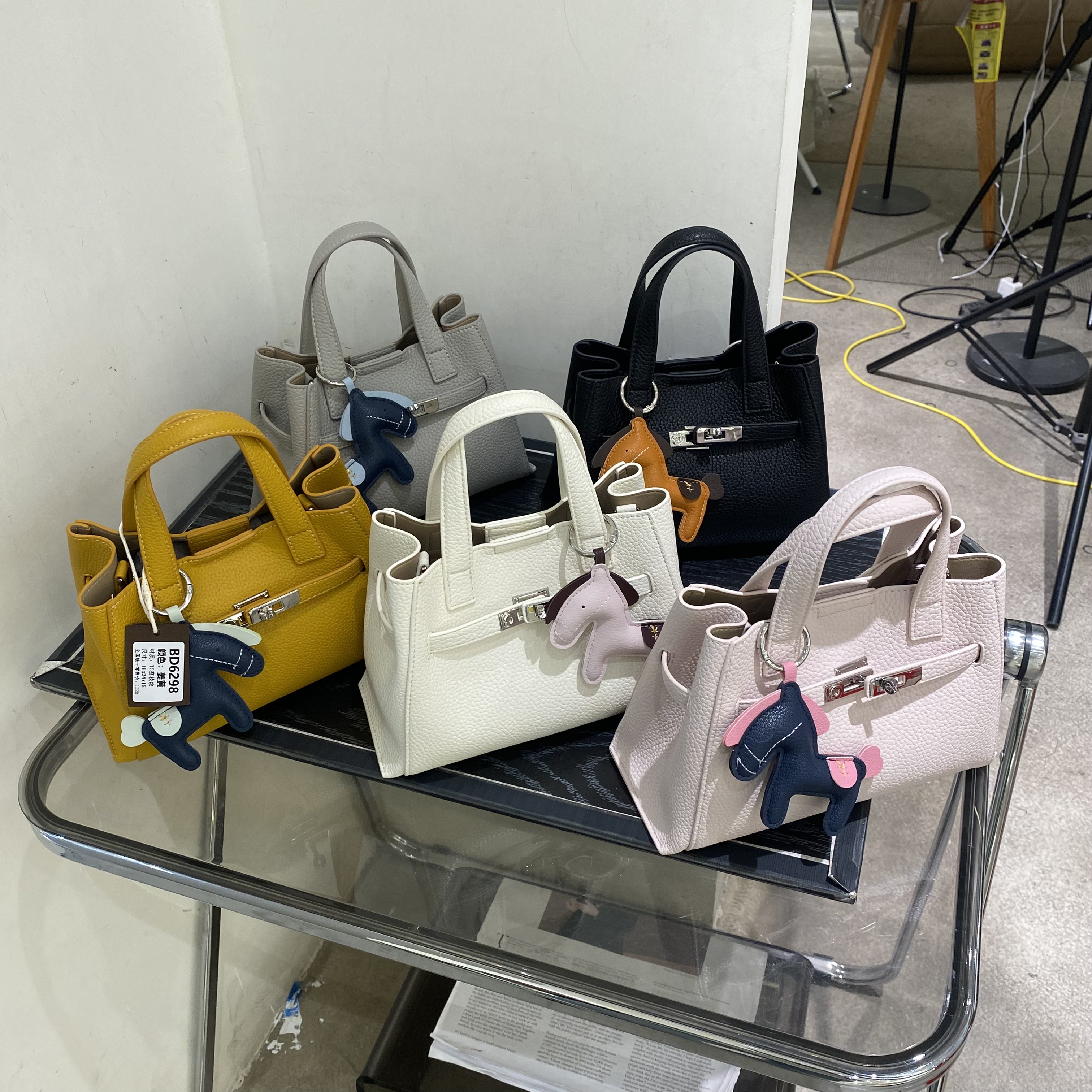 宝黛名媛2026新款女包时尚百搭单肩包腋下包水桶凯莉包斜跨包6298