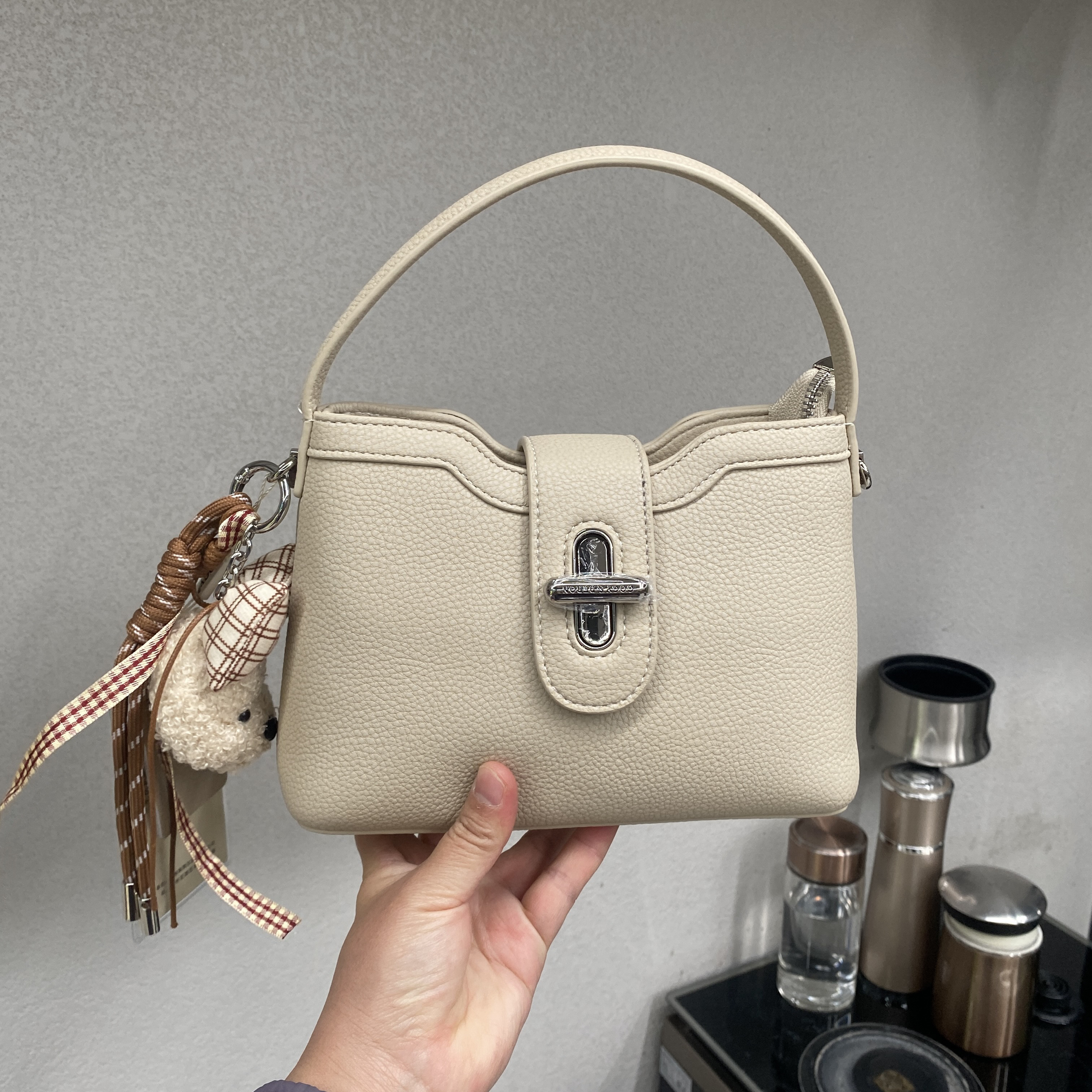 2026春夏新款女包时尚百搭手提单肩流行包腋下包水桶包链条斜跨包