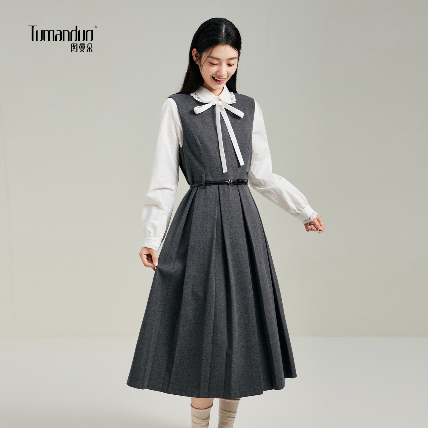 图曼朵正式场合穿的裙子