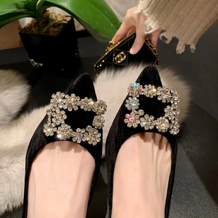 b5惠东达法式丝绒平底浅口尖头方扣单鞋婚鞋女大码女鞋