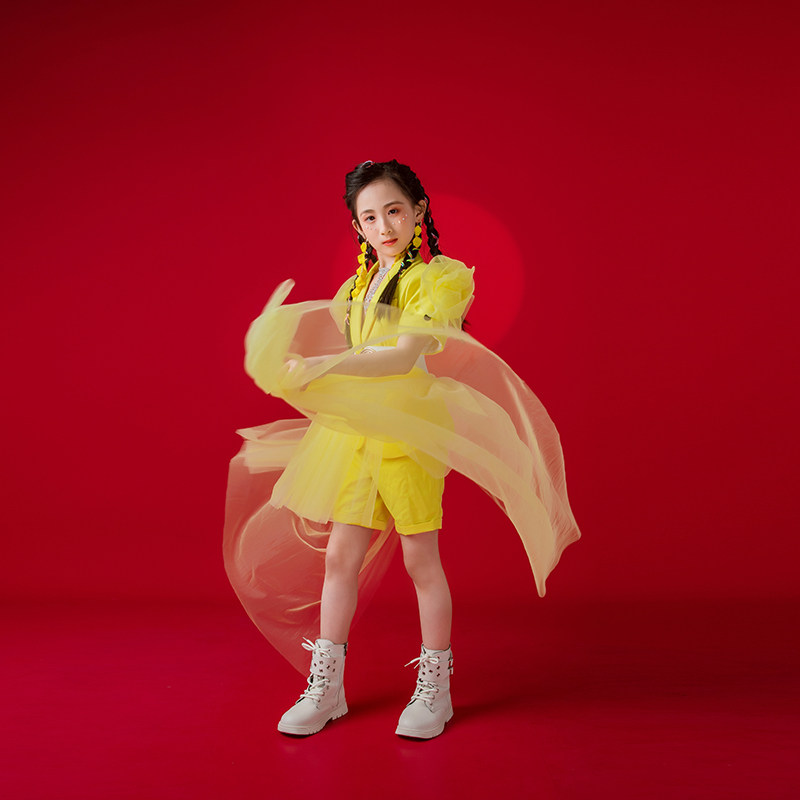 薇设计模特走秀礼服马卡龙新款女童黄色演出服团队赛演出气质男女