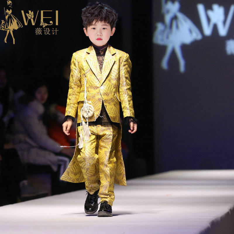 薇设计中国风发布会模特走秀礼服