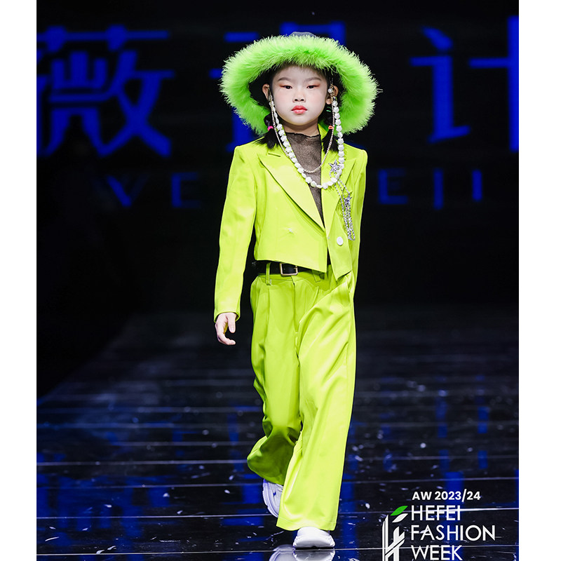 西服礼服走秀炸街儿童