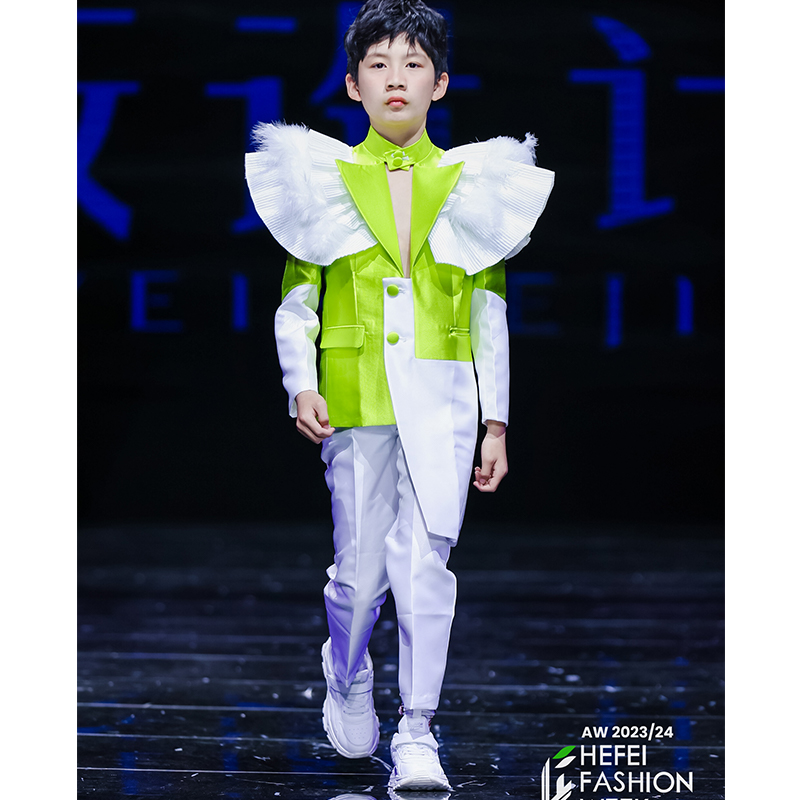 2025时装周新款模特走秀礼服高定夏季马卡龙绿色男童走秀西装租赁