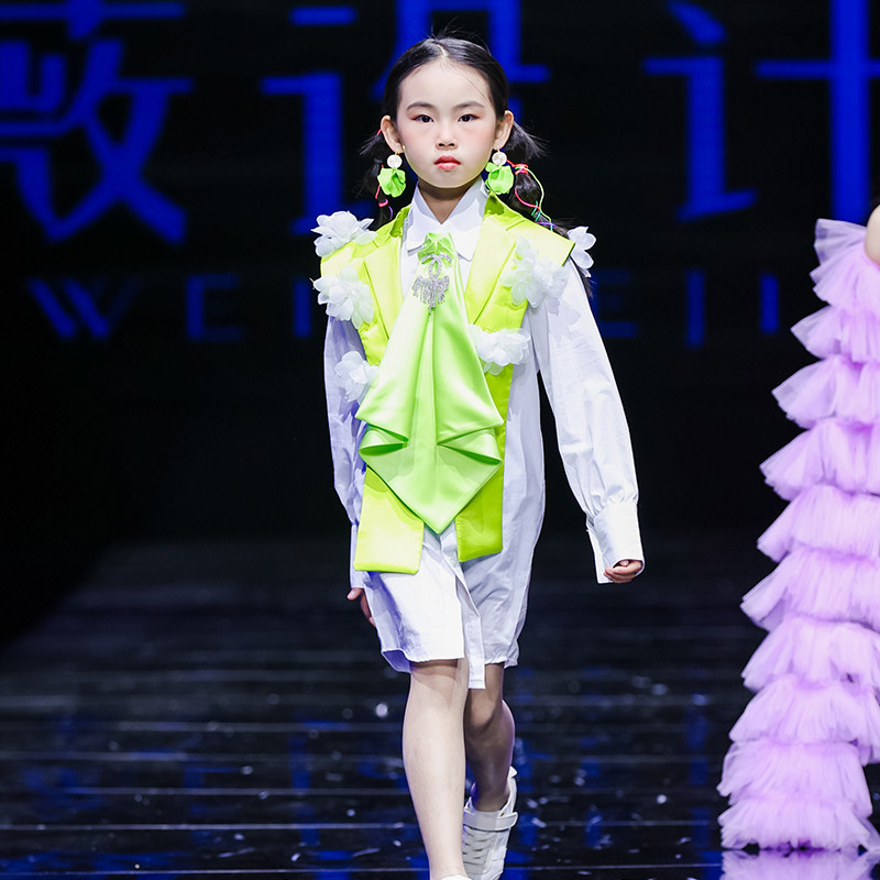 儿童礼服走戏炸街西服