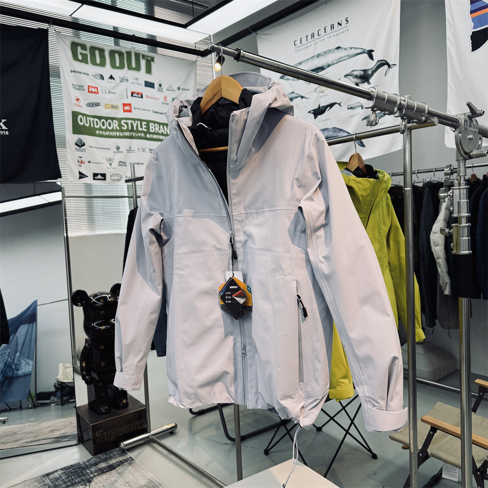 900蓬松户外防风防雨冲锋羽绒服