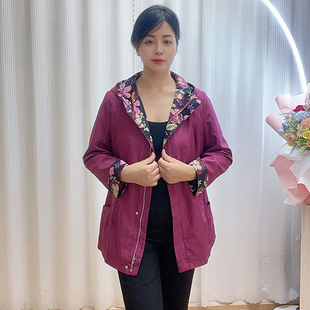 中老年女装风衣外套连帽妈妈上衣抽拉绳收腰春秋季玫红带口袋