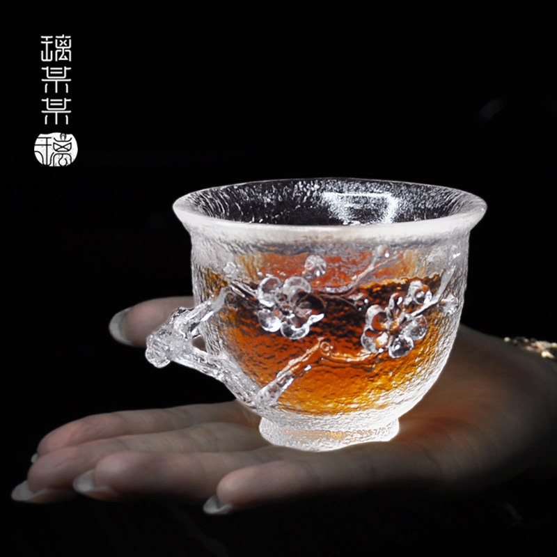 浓浓国风，一支腊梅绕杯开图片