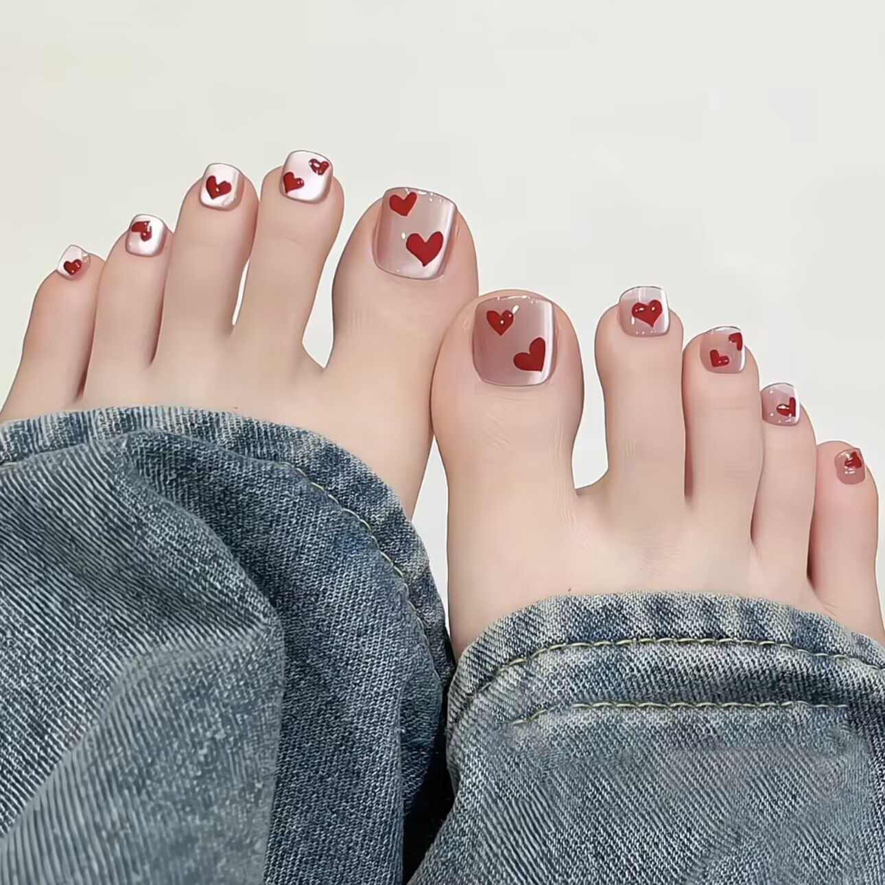 脚趾甲贴美甲可拆卸穿戴甲脚指甲贴片爱心猫眼高级感美脚显白脚甲