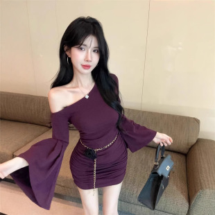 褶皱连衣裙女纯欲辣妹斜肩修身 早秋紫色气质喇叭袖 收腰包臀连衣裙