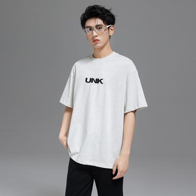 UNKNOWTAL发泡印花短袖