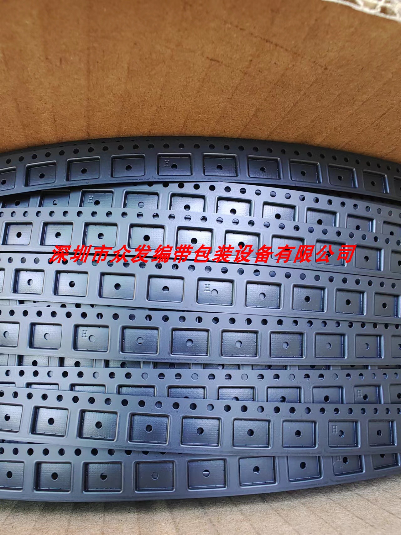 大八脚薄体载带8.3*5.6*1.1编带