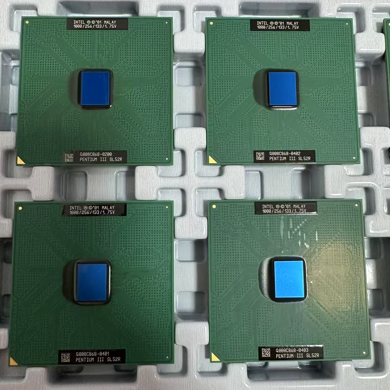 英特尔INTER 奔腾3 SL52R CPU 370针1000/256/133/1.75V 全新原装