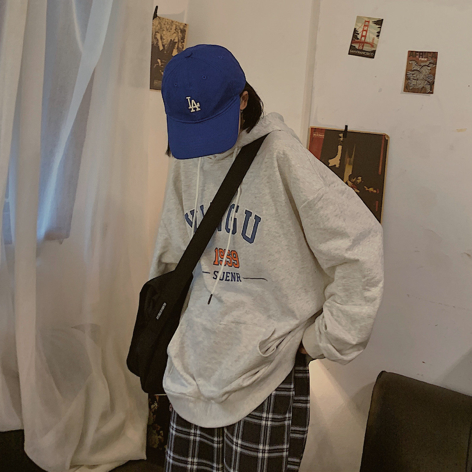 萧莲定制waitmore高街卫衣女2020新款春秋薄款宽松设计感上衣外套