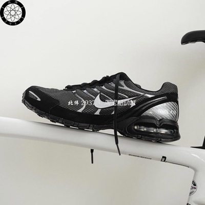 耐克男子休闲缓震跑步鞋