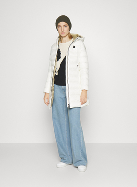 美系户外BL@uer 女款 AGNES 徽章刺绣中长款绗缝连帽夹克外套