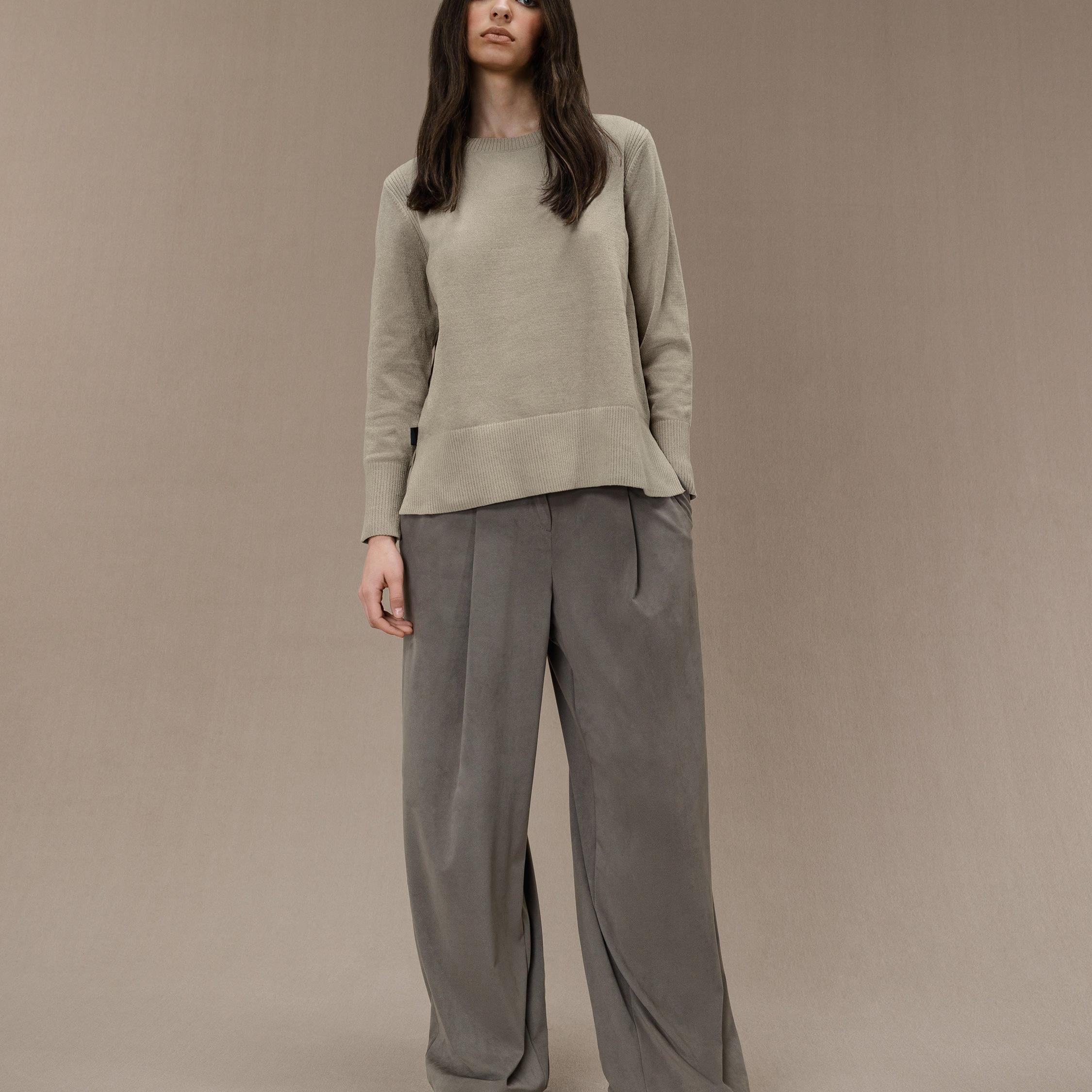 天鹅绒复古圆领开衩针织衫