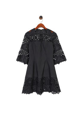 美系轻奢@lexis 女款 黑色蕾丝镂空五分袖连衣裙