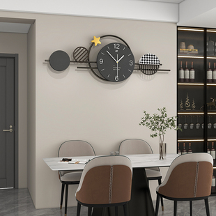 新款 饰钟表挂墙静音 网红时钟创意挂钟客厅现代简约轻奢餐厅大气装