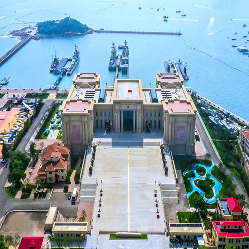 入园支持当天可订，可选电子导览/研学证书套餐 潜艇要求8周岁以上70岁以下，身高1.3米以上，潜艇型号随机，不指定 下单潜艇套餐，需要您先自行在海军博物馆小程序上预约大门票 潜艇预约有时间要求。务必提前入园核销大门票。迟到会导致潜艇约不上！