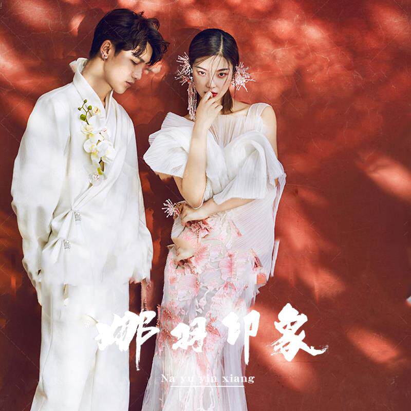2018年秋季新款影楼情侣写真摄影主题婚纱 手工花朵旅拍时尚礼服在类目 女装/女士精品, 婚纱/旗袍/礼服, 婚纱中 - 来自Buy2taobao.com提供专业的淘宝代购服务