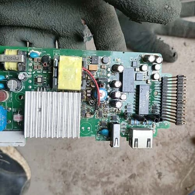 议价PLU11R1电源板，件，成色以图为准，有使用痕迹。接口可维修