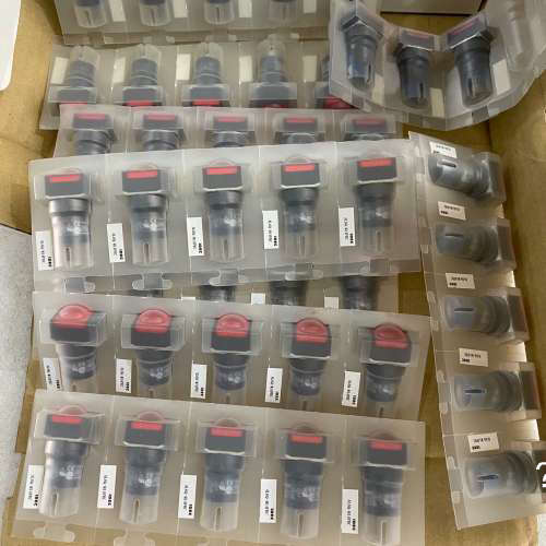 全新和泉按钮AL6-M AL6Q-M14PRC，方形红色自动