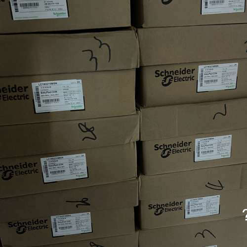 议价施耐德交流接触器LC1N3210M5N  AC220V全新原