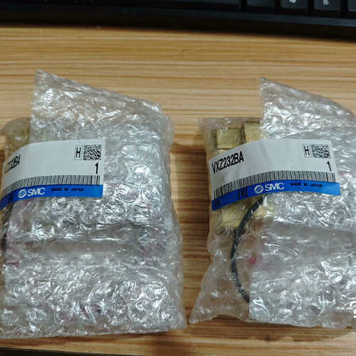 议价SMC电磁阀VXZ232BA 全新两个盒   标是单