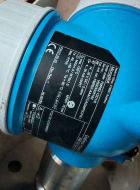 议价E+H雷达液位计MFR62，蓝色外壳，型号FMR62-12D