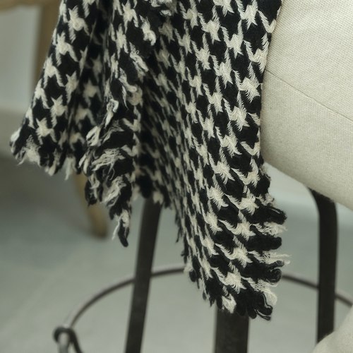 千鸟格四边须羊绒围巾通用