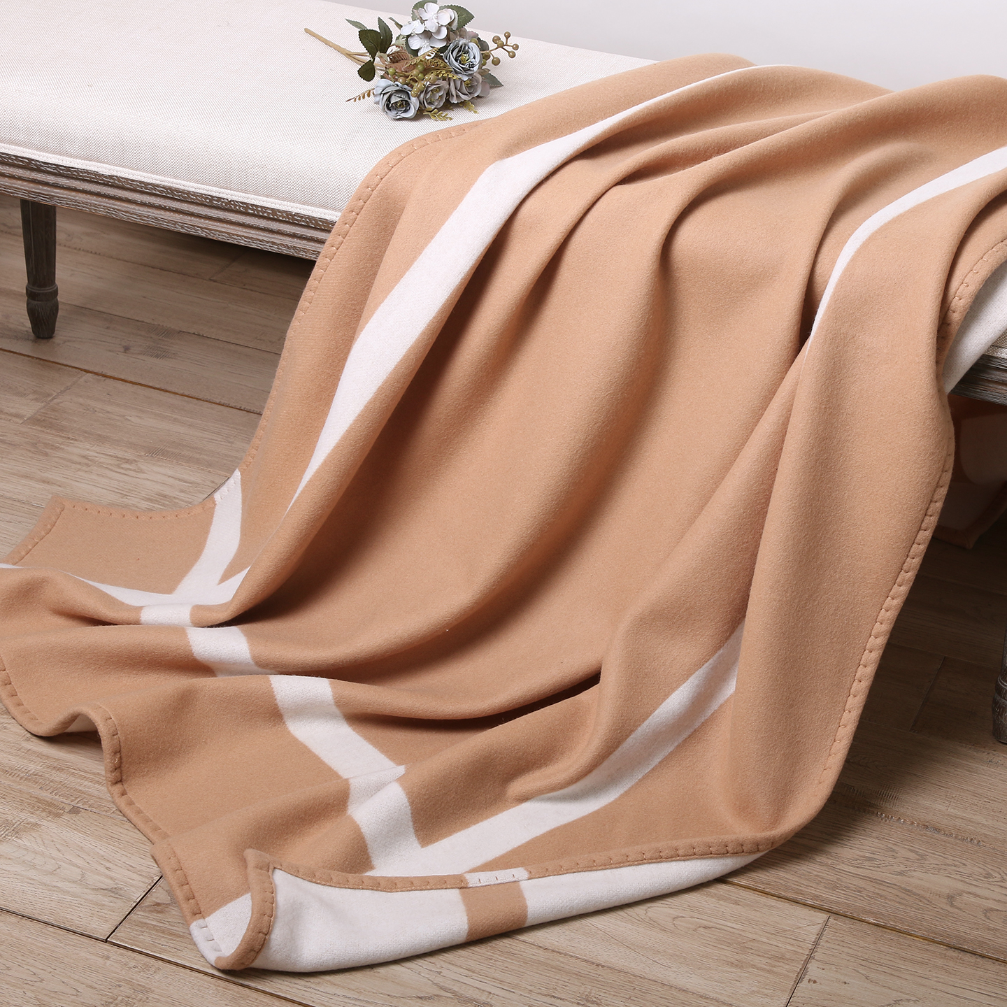 APC格纹休闲保暖居家羊毛绒披毯