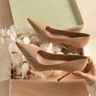 香港裸色高跟鞋女2025新款春秋季细跟ins风仙女漆皮尖头单鞋中跟